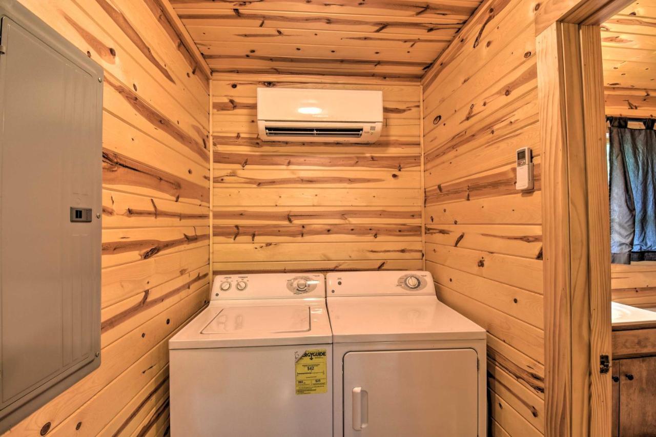 The Honeybee Cabin With Private Porch And Hot Tub Clarkesville Exterior photo