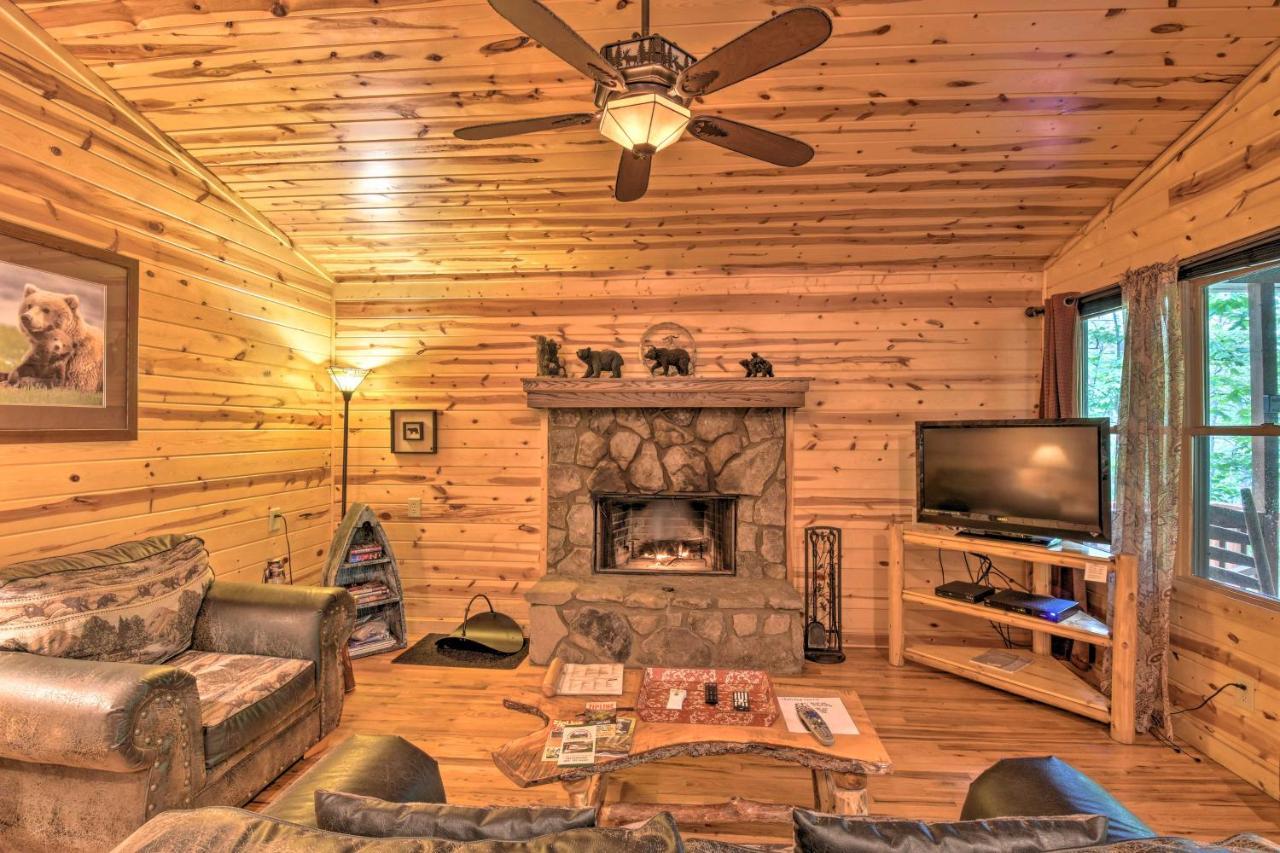 The Honeybee Cabin With Private Porch And Hot Tub Clarkesville Exterior photo