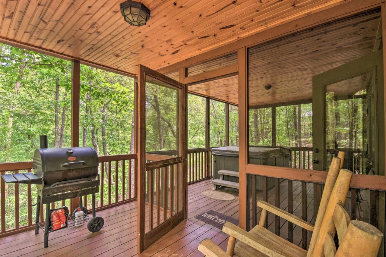 The Honeybee Cabin With Private Porch And Hot Tub Clarkesville Exterior photo