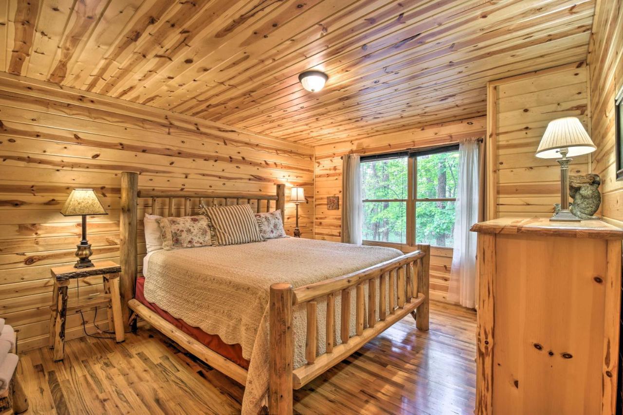 The Honeybee Cabin With Private Porch And Hot Tub Clarkesville Exterior photo