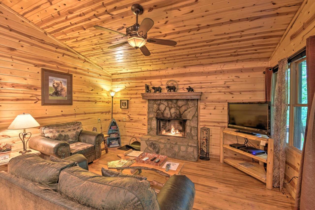 The Honeybee Cabin With Private Porch And Hot Tub Clarkesville Exterior photo