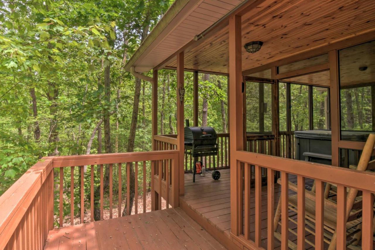 The Honeybee Cabin With Private Porch And Hot Tub Clarkesville Exterior photo